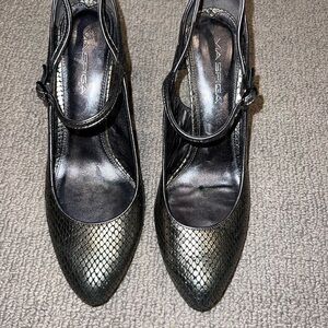 Via Spiga Metallic Black Textured Heels